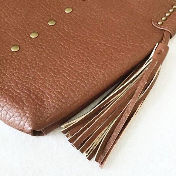 Simple Chic Brown Tassel Crossbody Bag - Picture 7 of 8